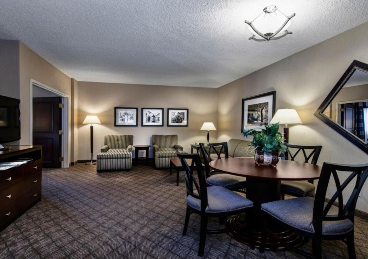 Holiday Inn Springdale-Fayetteville Area By Ihg Exterior photo