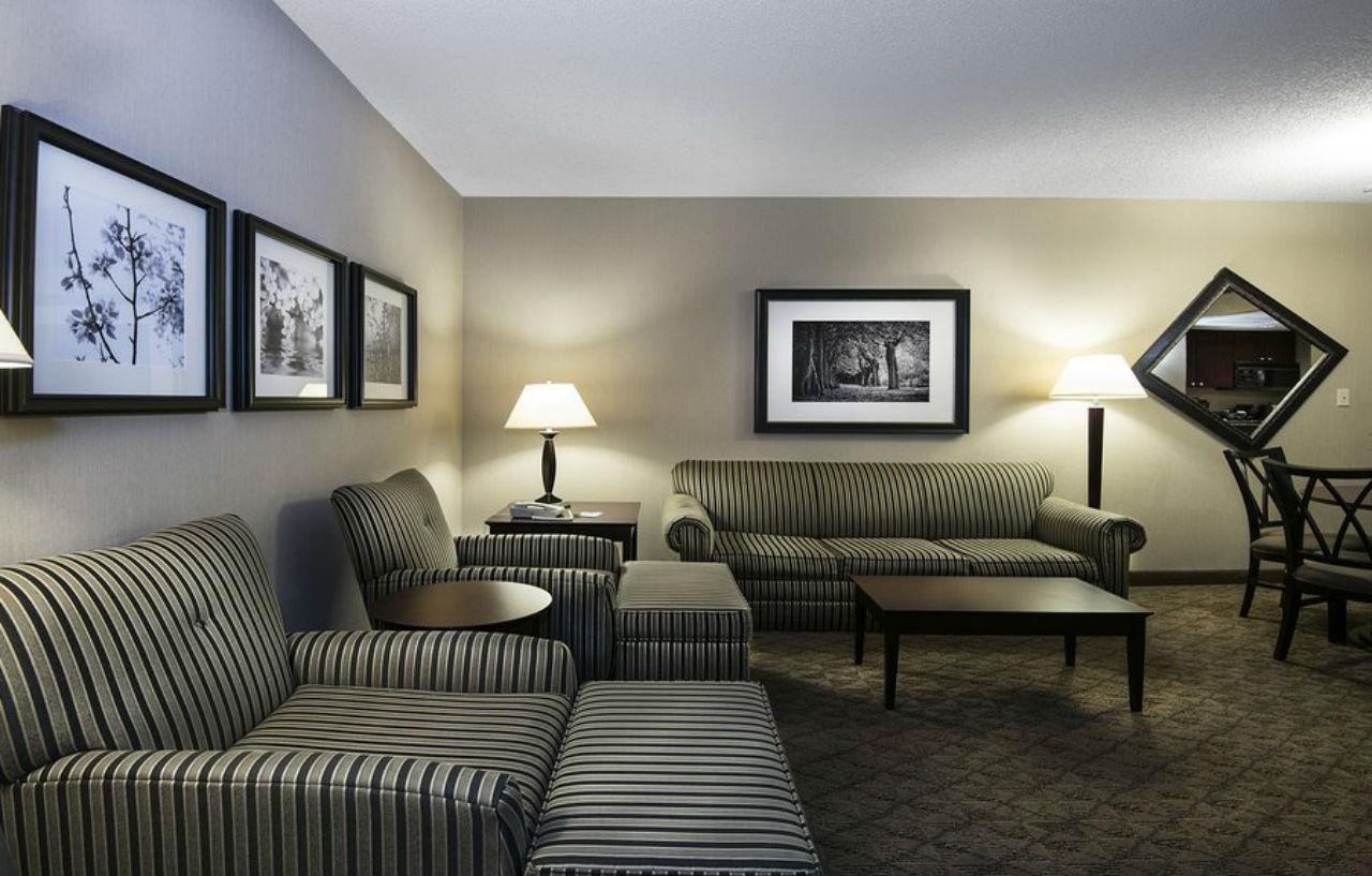 Holiday Inn Springdale-Fayetteville Area By Ihg Exterior photo
